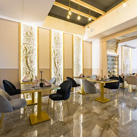 Sant'angelo Palace 호텔 4*
