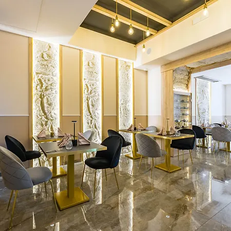 Sant'angelo Palace נאפולי